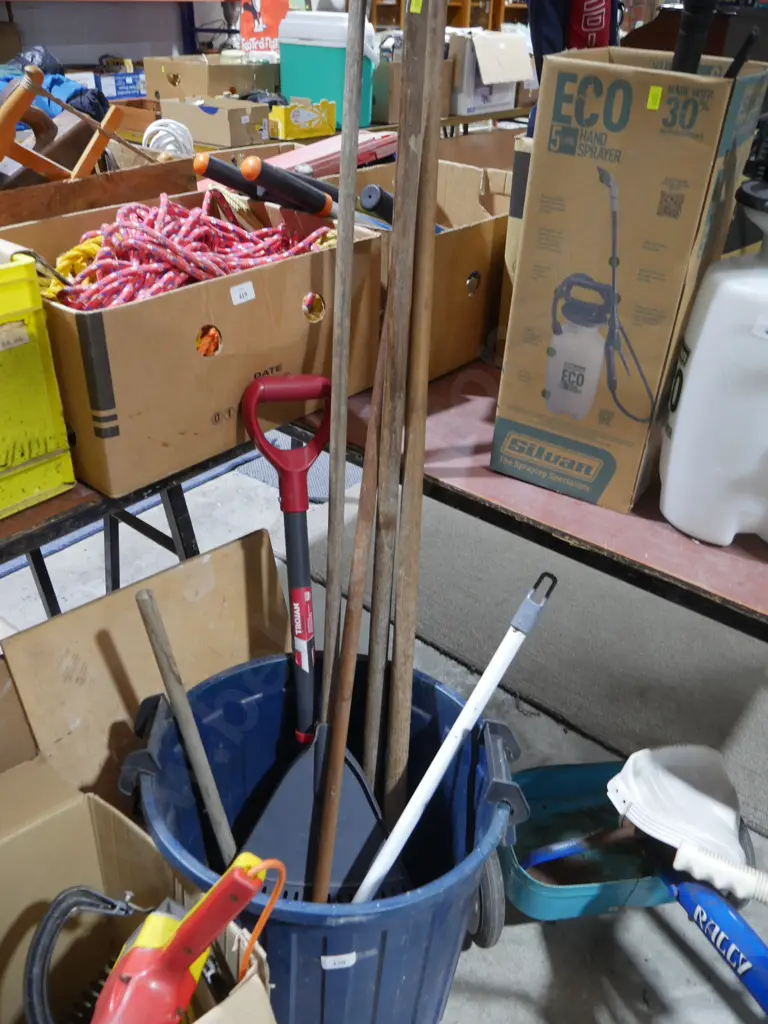 Bin of garden tools Image 1++