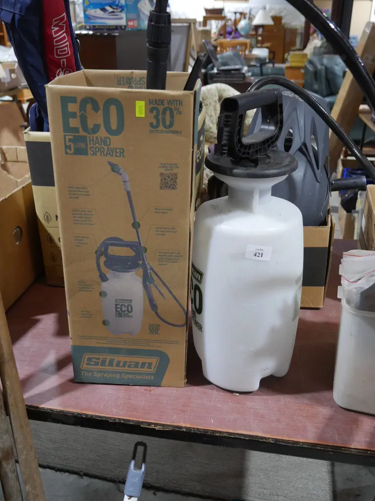Garden sprayer Image 1++