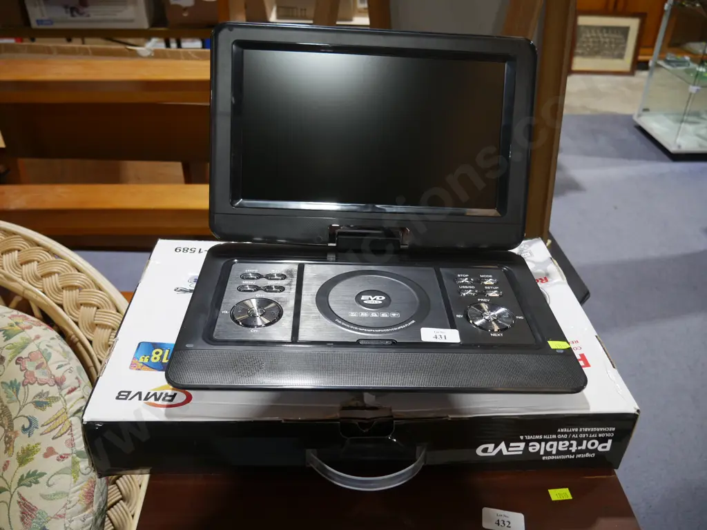 Portable TV/DVD player Image 1++