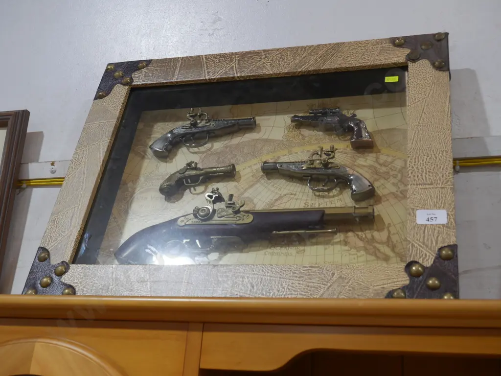 Replica pistol display Image 1++