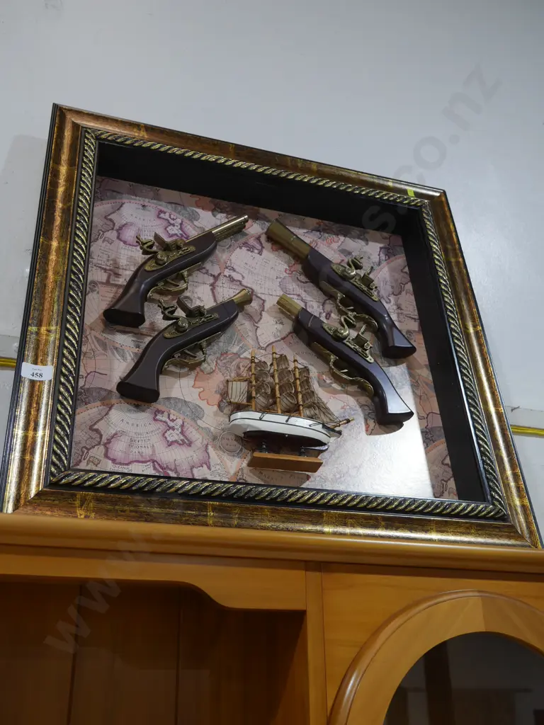 Replica pistol display Image 1++