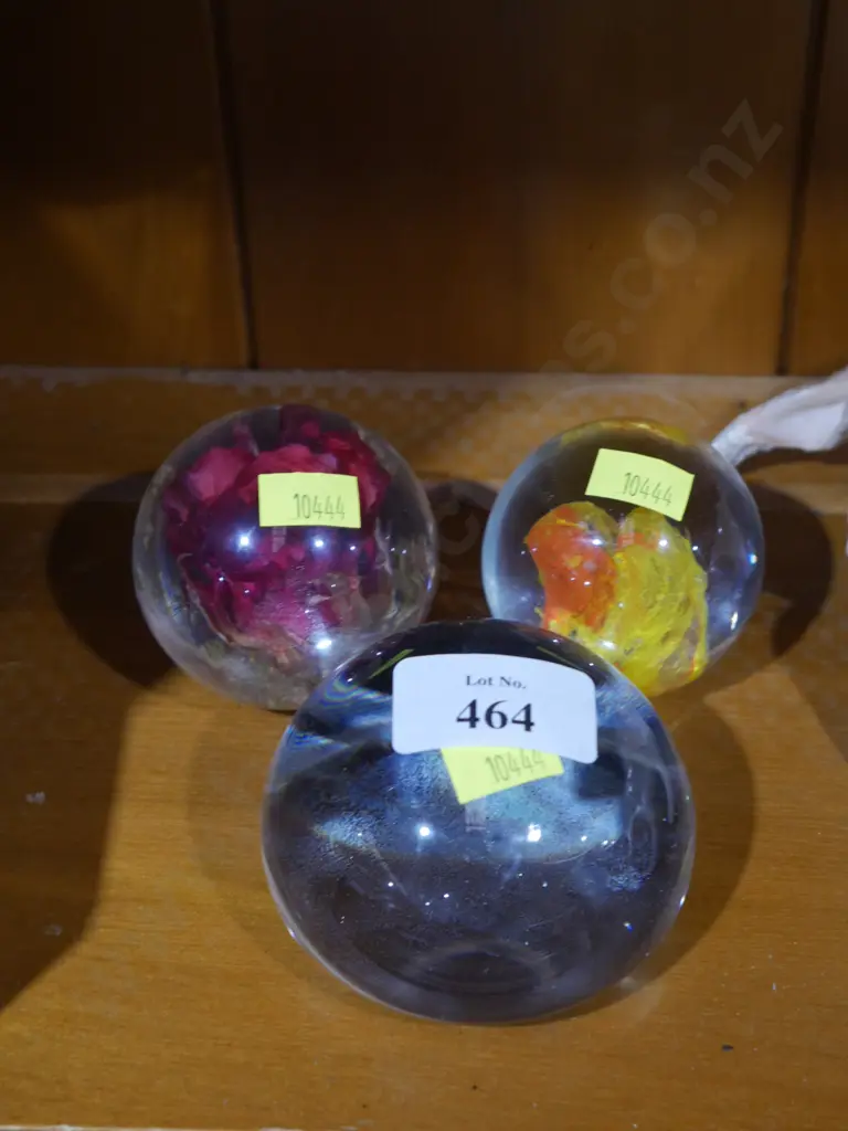 3 paper weights Image 1++