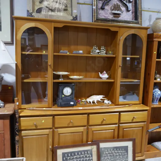 Rimu dresser