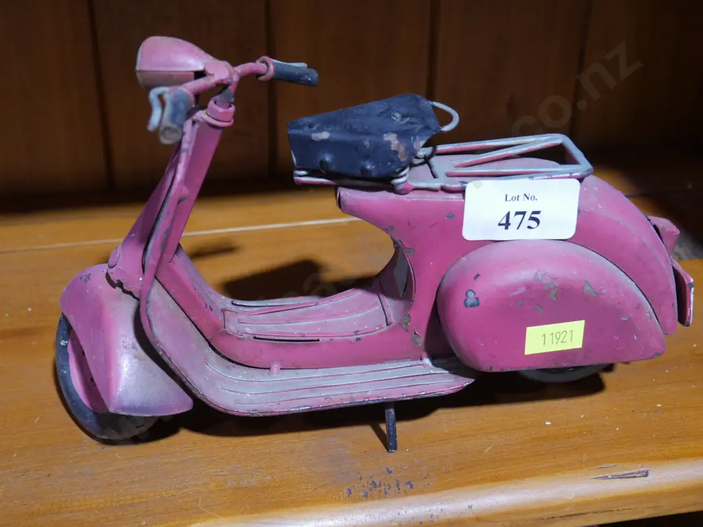 Model scooter Image 1++