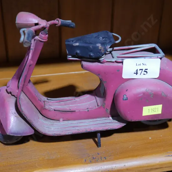 Model scooter