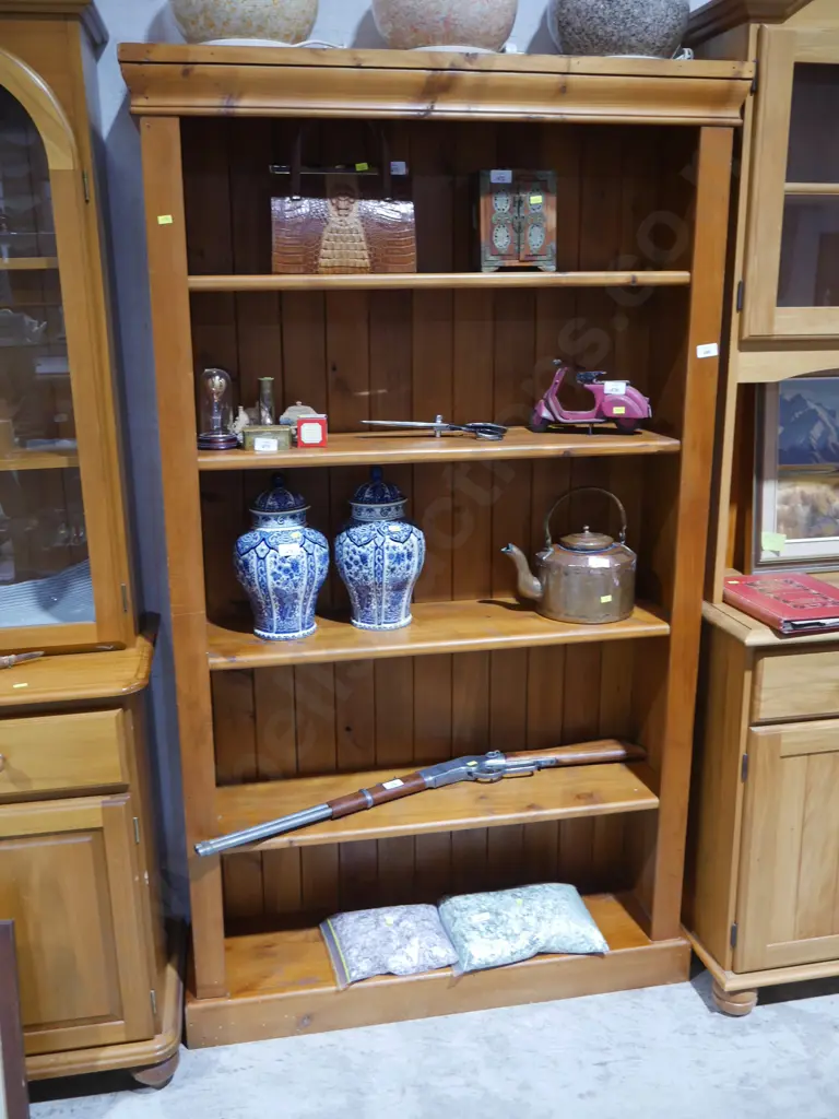 Bookcase Image 1++