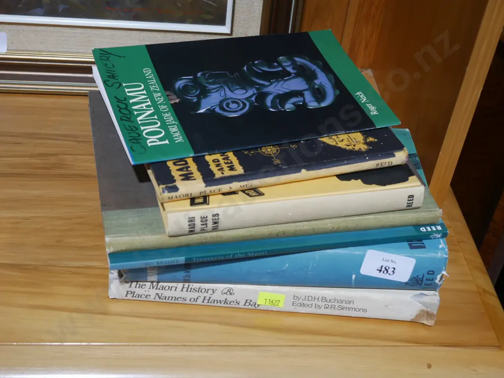 Maori books Image 1++
