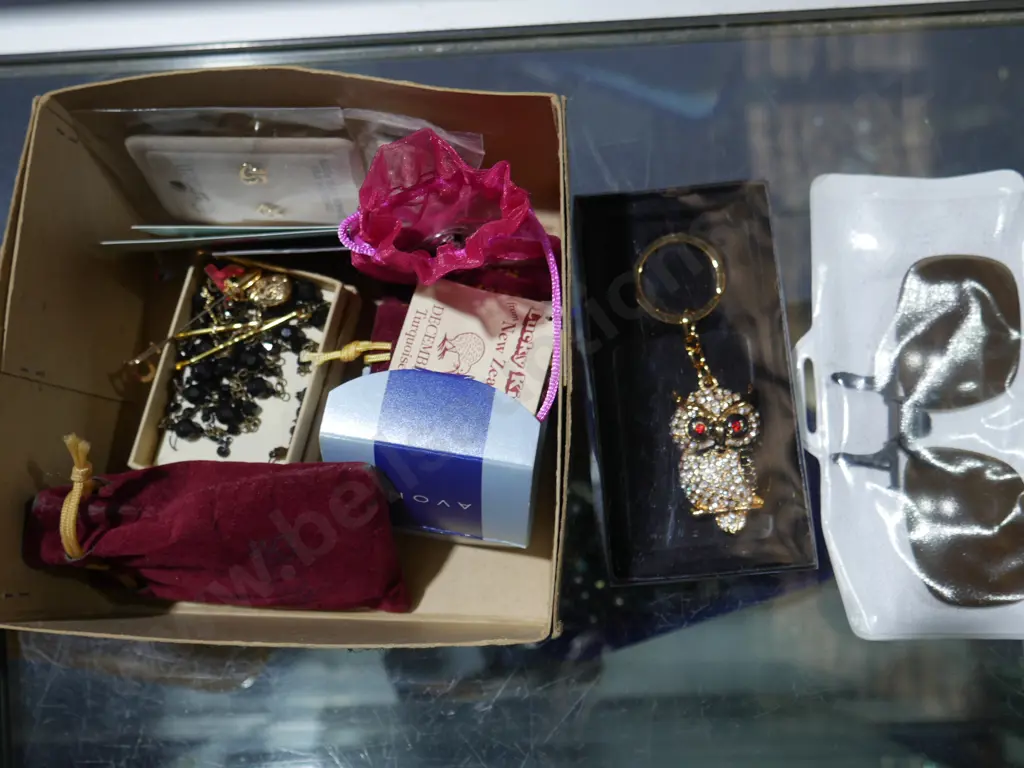 Costume jewellery, etc Image 1++