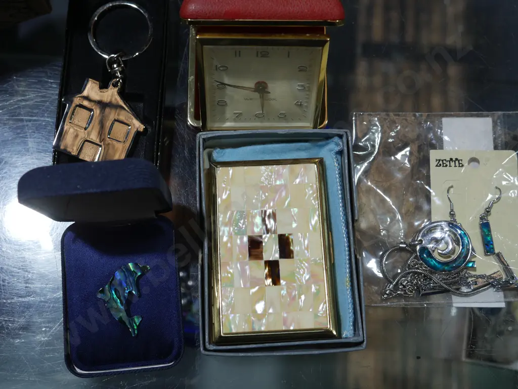 Musical compact, travel clock, costume jewellery Image 1++