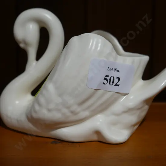 Small Crown Lynn swan