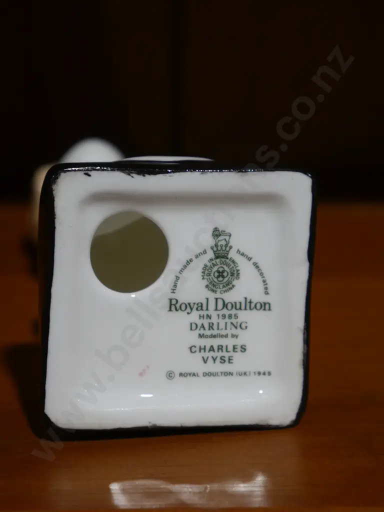 Royal Doulton figurine, Darling Image 1++