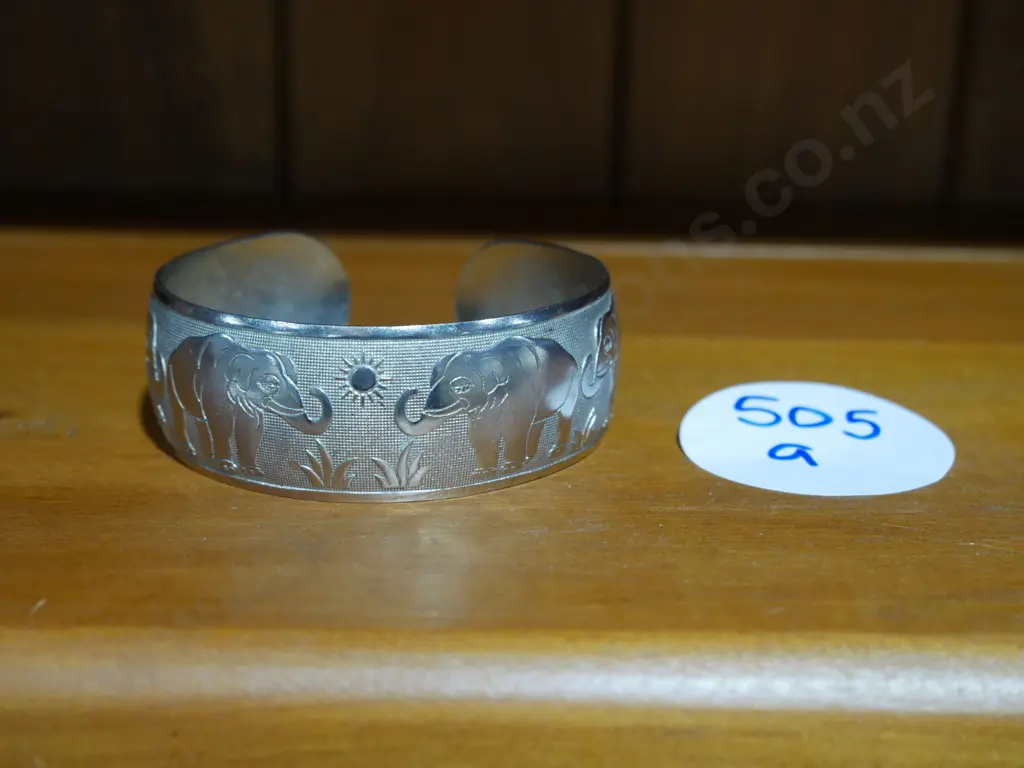 Sterling silver elephant cuff bracelet, 30 gram Image 1++