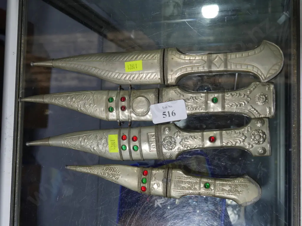 Set of four tribal knives Image 1++