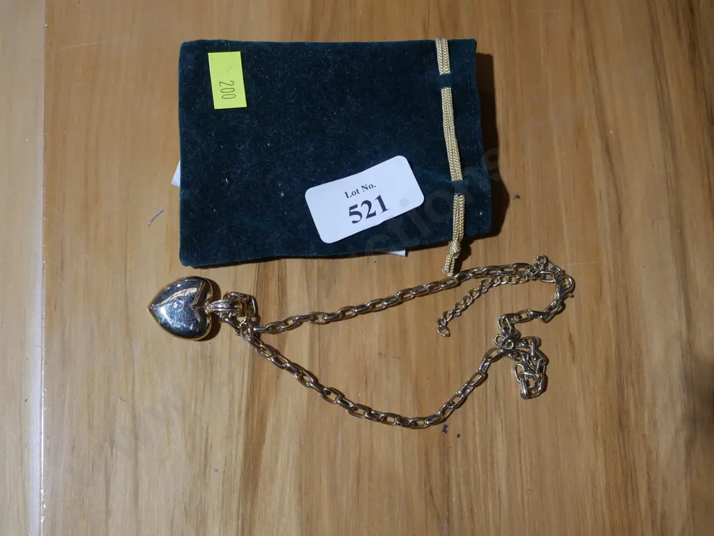 10 carat heart pendant and chain Image 1++