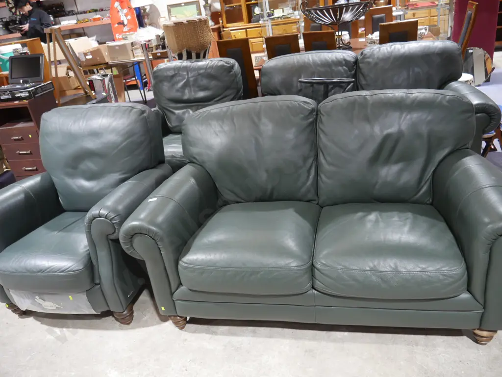4 piece green lounge suite Image 1++