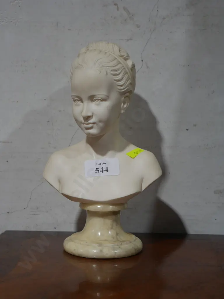 Female bust, signed A Gianelli Image 1++