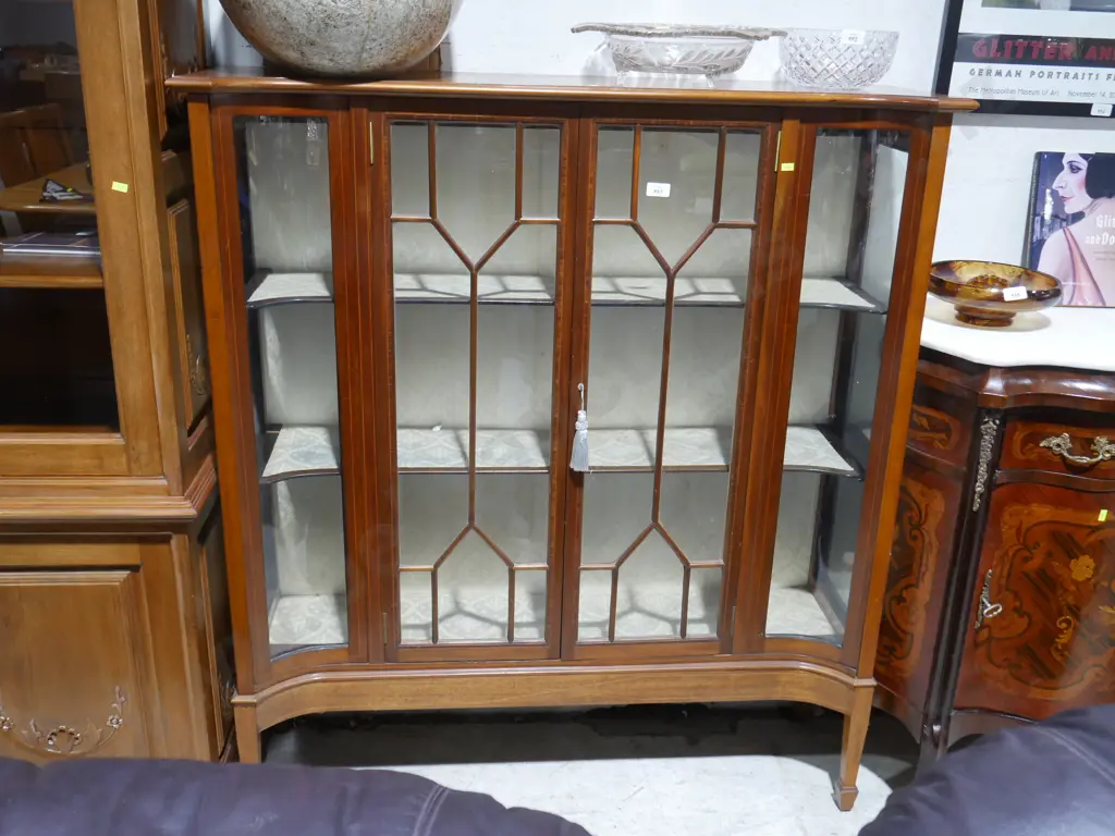 Display cabinet Image 1++