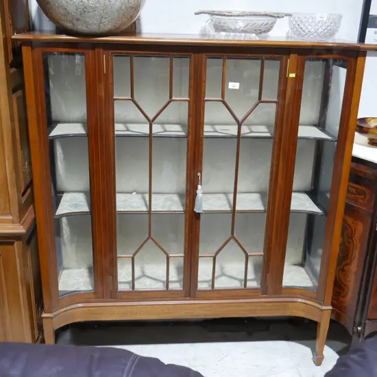 Display cabinet