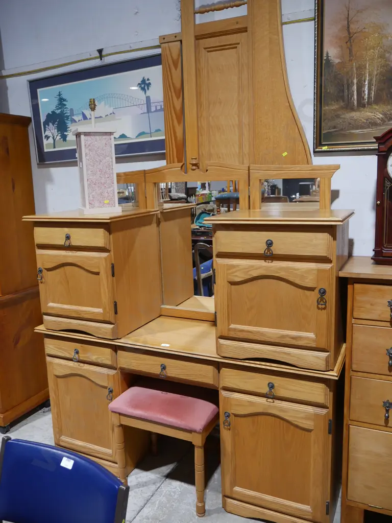 Four piece bedroom suite Image 1++