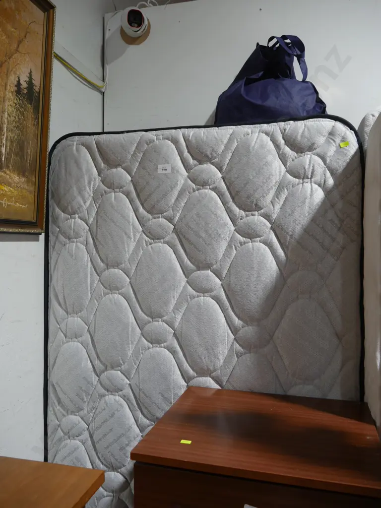 Single mattress and base Image 1++