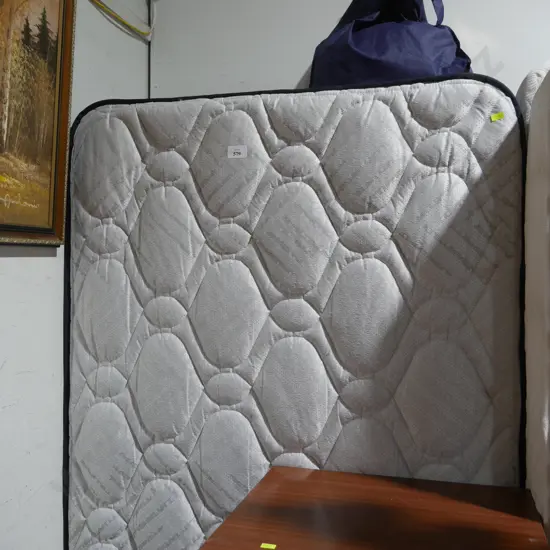 Single mattress and base
