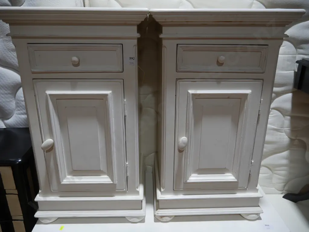 Pair of white bedsides Image 1++