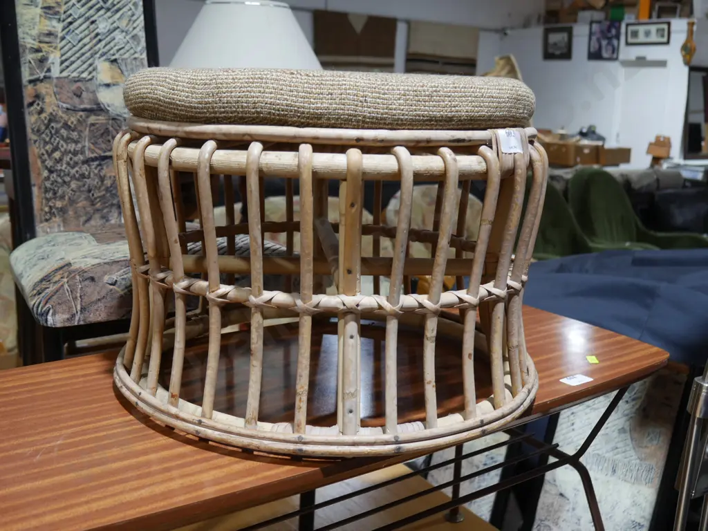 Cane stool Image 1++