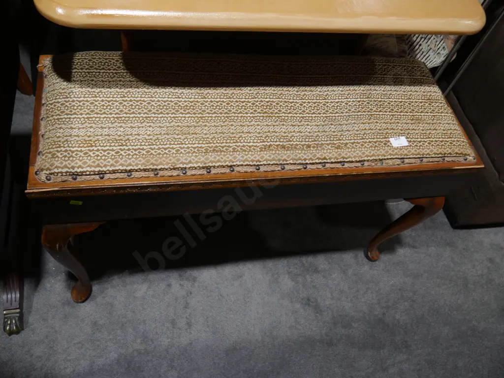 Piano stool Image 1++