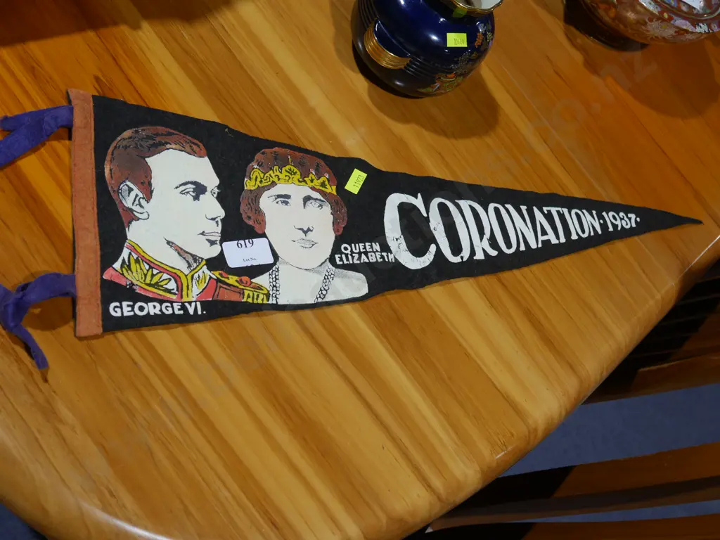 Coronation 1937 commemorative felt pennant Image 1++