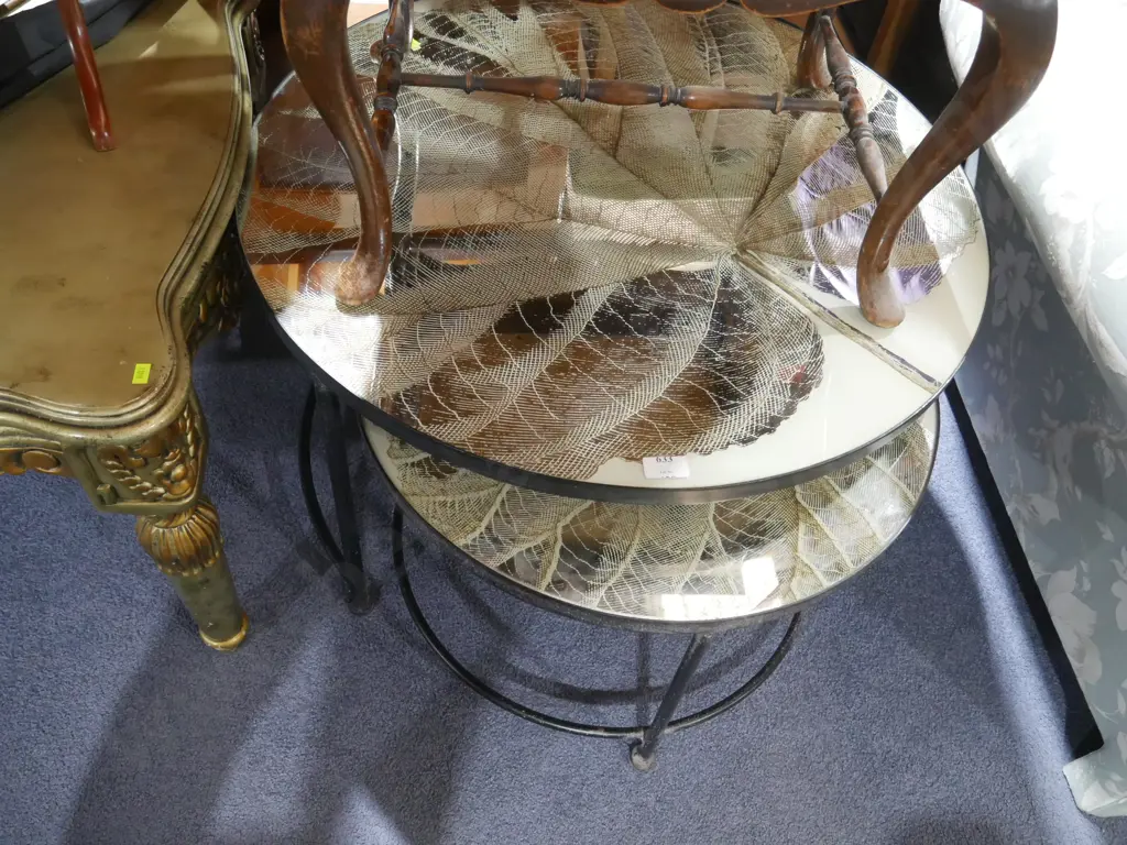 Nest of 2 coffee tables Image 1++