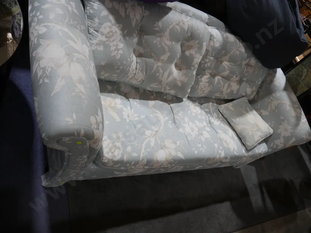 2-seater sofa Image 1++