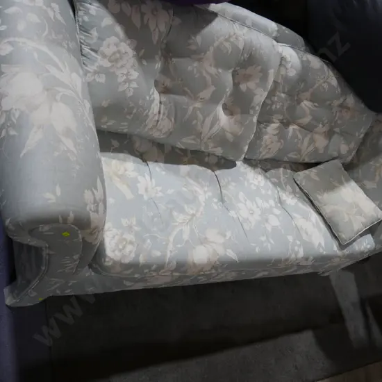 2-seater sofa