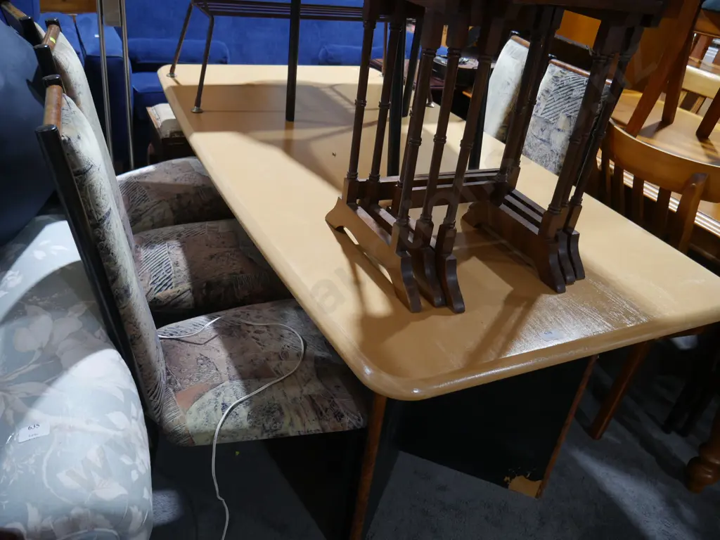 Dining table and six chairs Image 1++
