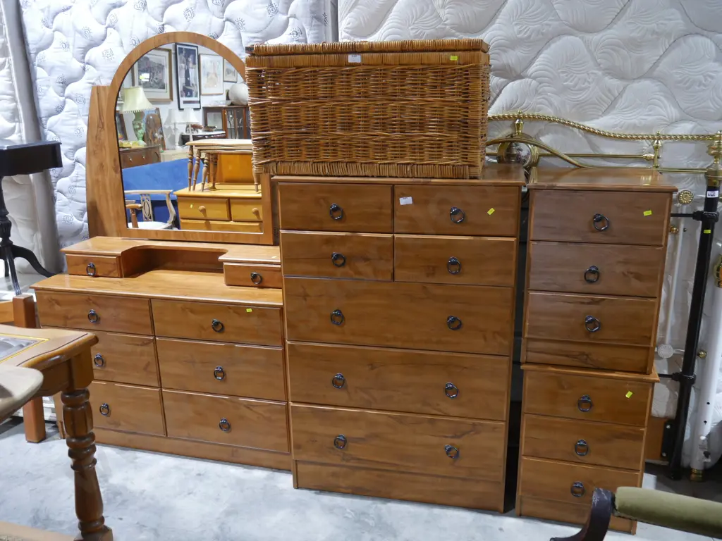 Five piece bedroom suite Image 1++