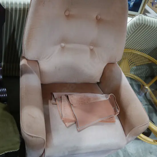 Reclining armchair