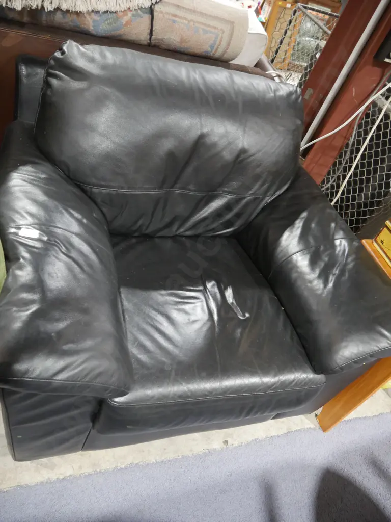 Black leather arm chair Image 1++
