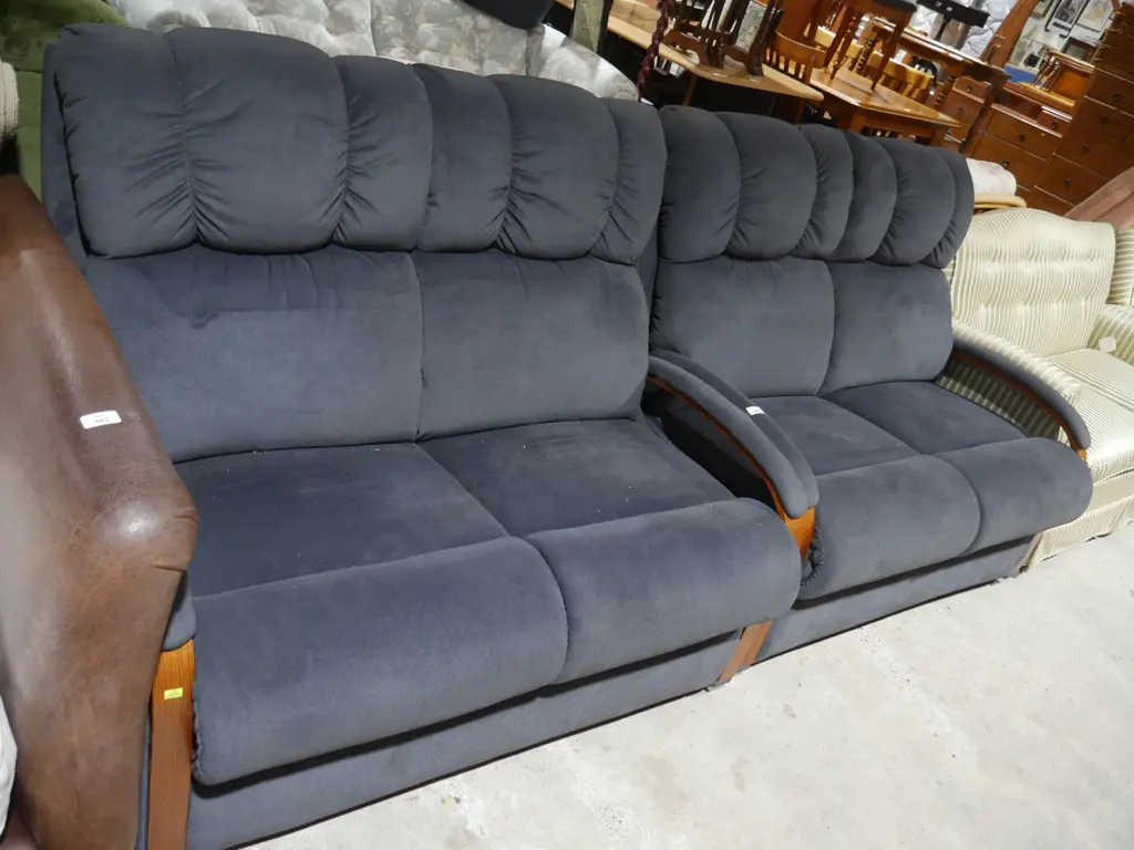 2  2 seater lazy boy sofas Image 1++