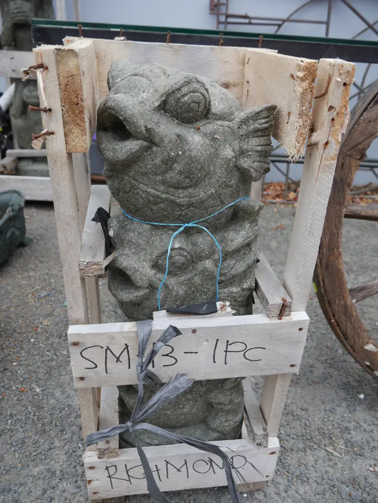 Fish stack statue Image 1++