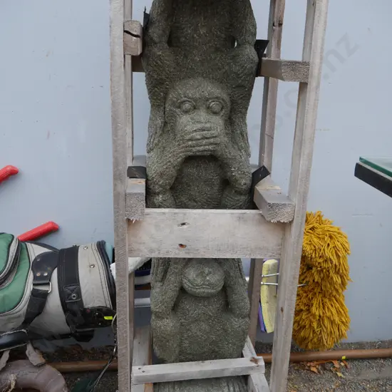 Monkey stack statue