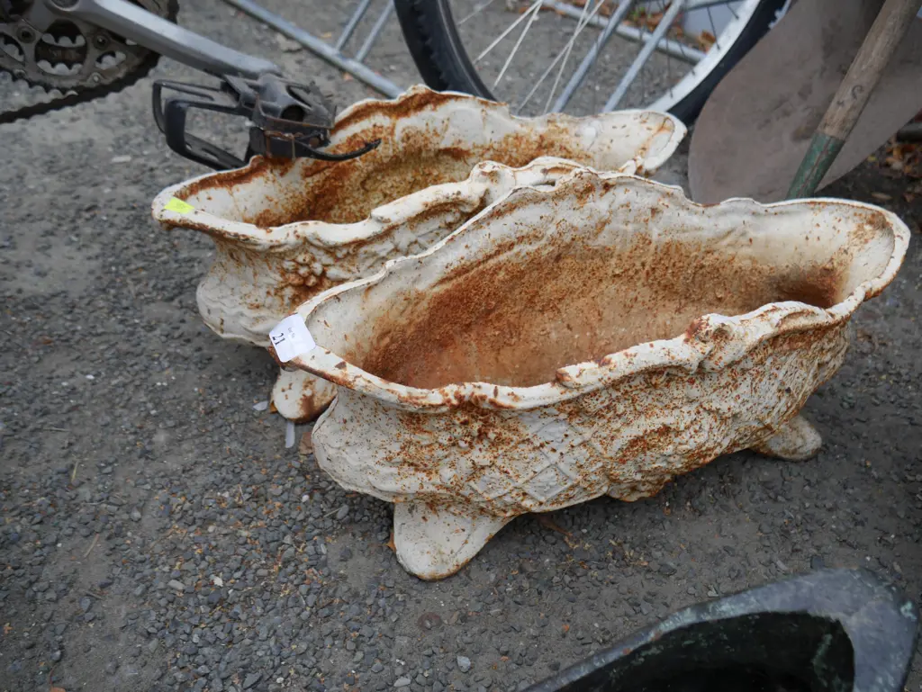 Cast iron pots Image 1++