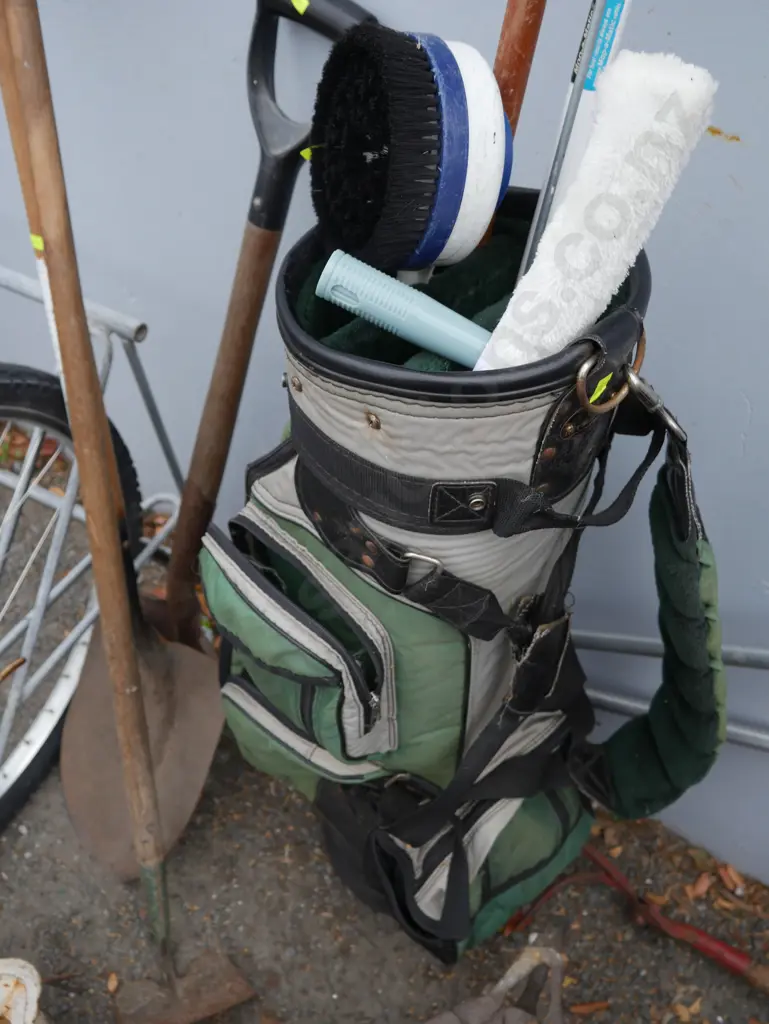 Garden tools, mops, golf bag etc Image 1++
