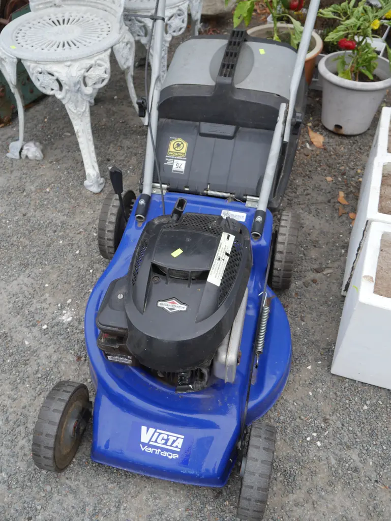 Victa lawnmower Image 1++