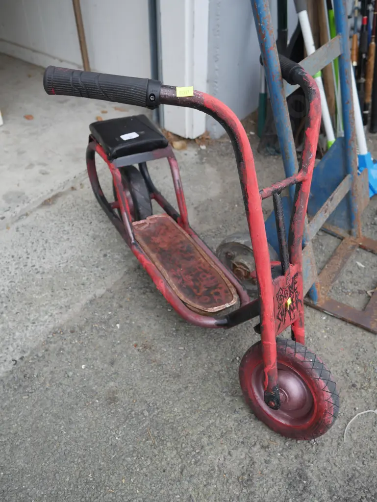 Vintage scooter Image 1++