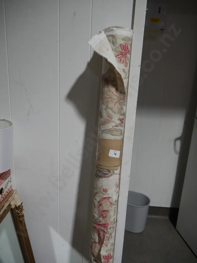 Roll of fabric Image 1++