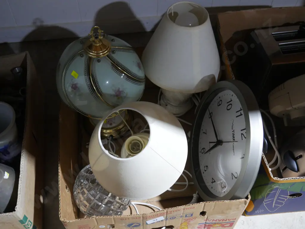 Table lamps, clock Image 1++