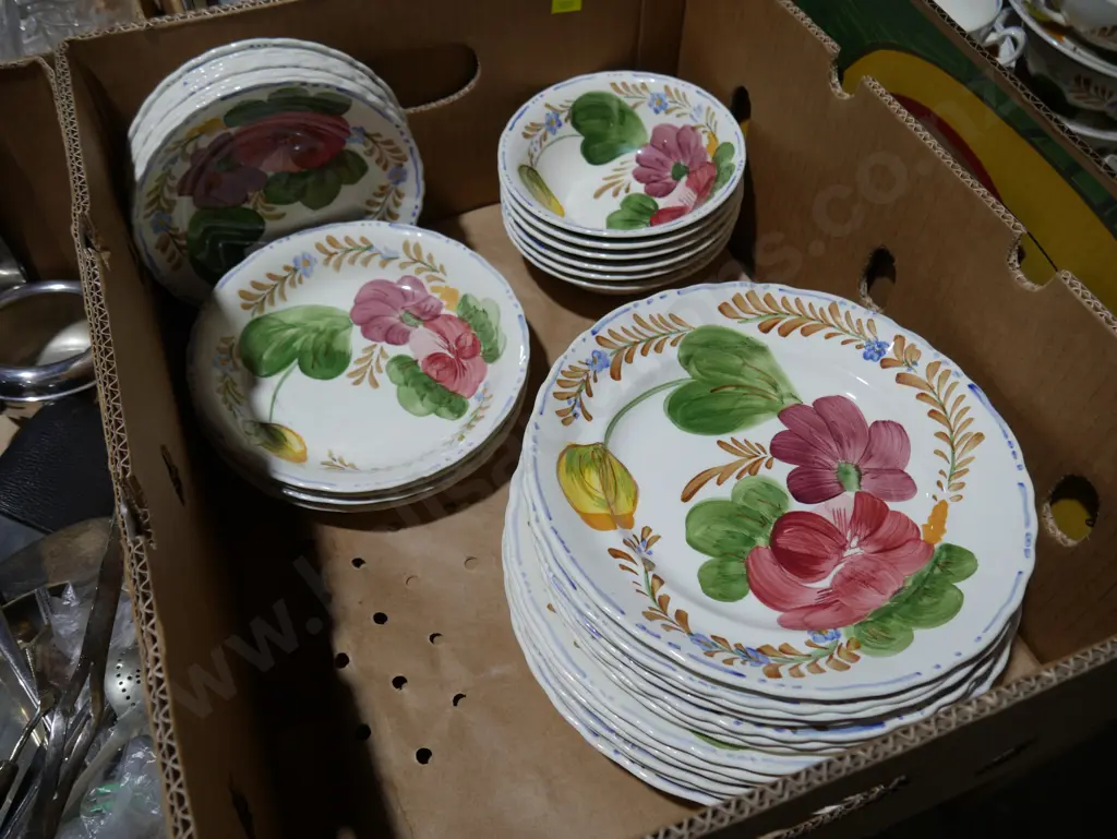 3 boxes Belle Fiore dinnerware Image 1++