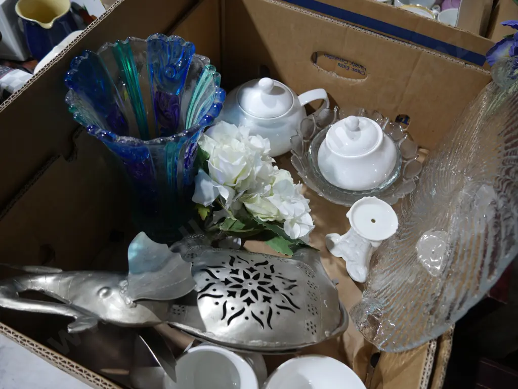 Tin elephant,glassware etc Image 1++