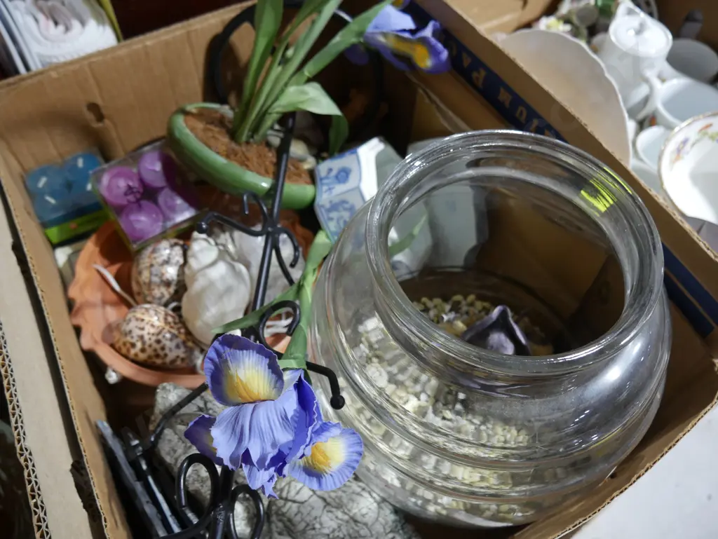 Box of sundries Image 1++