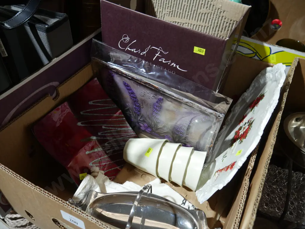Box of sundries Image 1++
