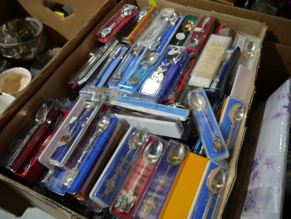 Souvenir teaspoons Image 1++